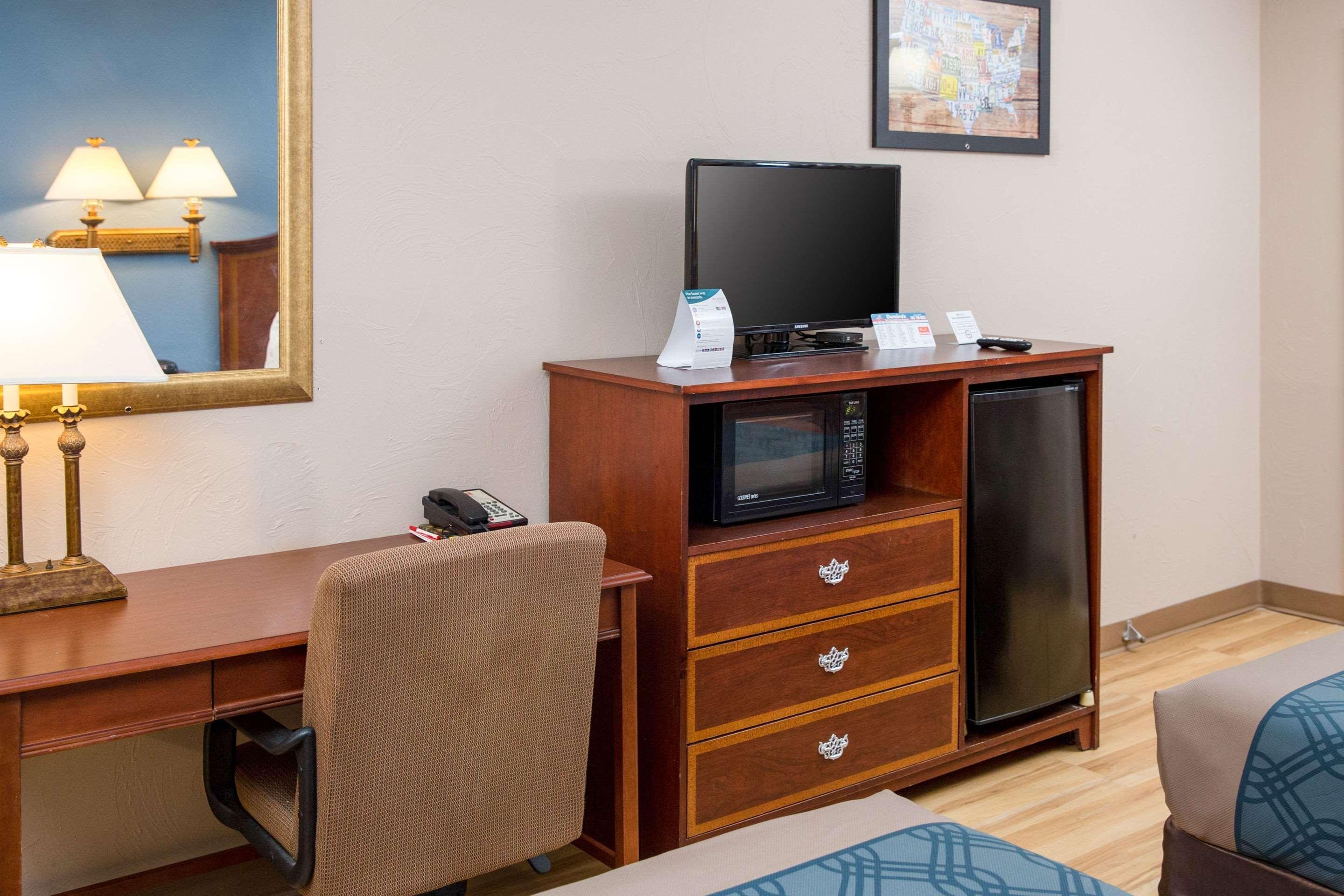 Econo Lodge Sturbridge Route 20 Buitenkant foto