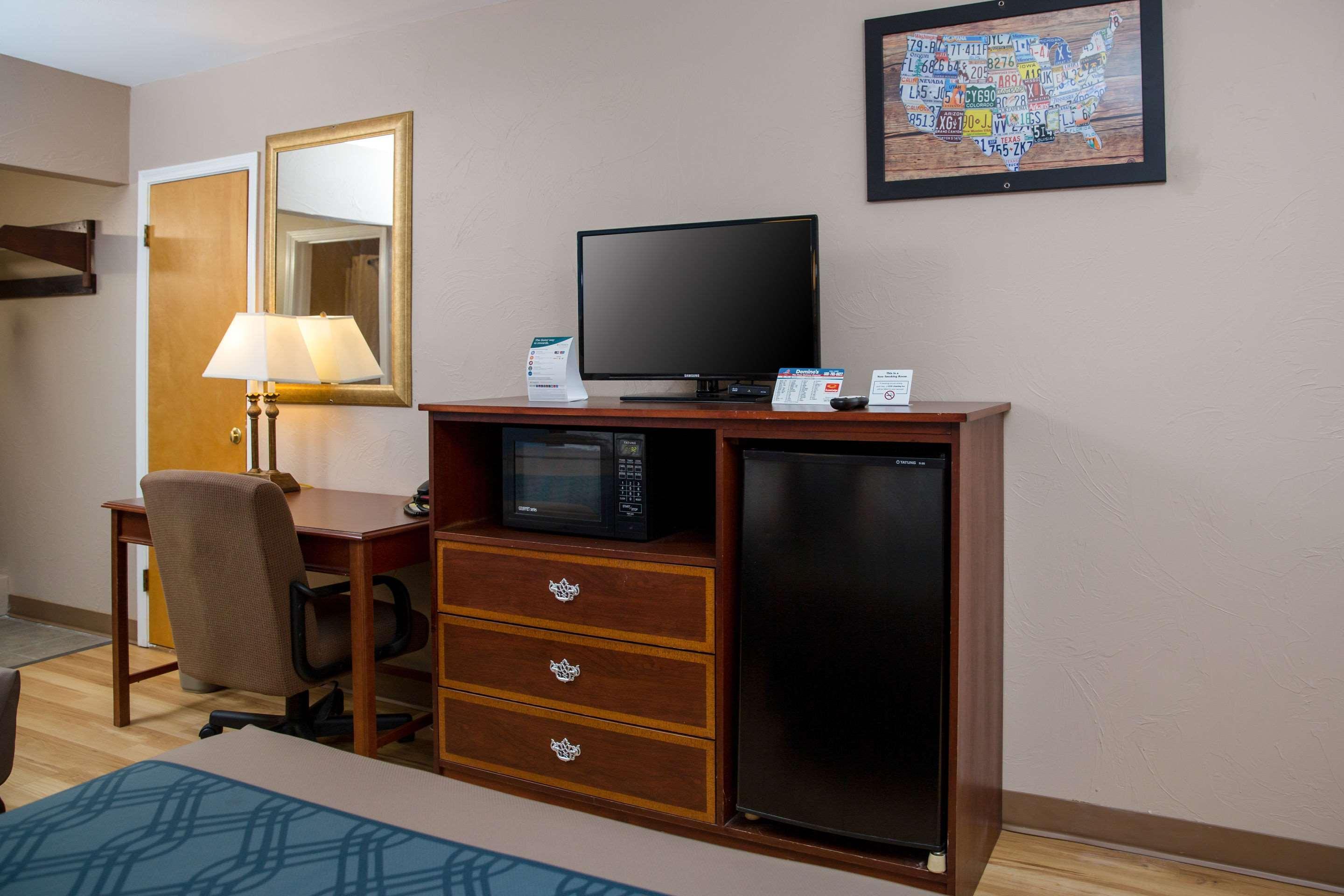 Econo Lodge Sturbridge Route 20 Buitenkant foto