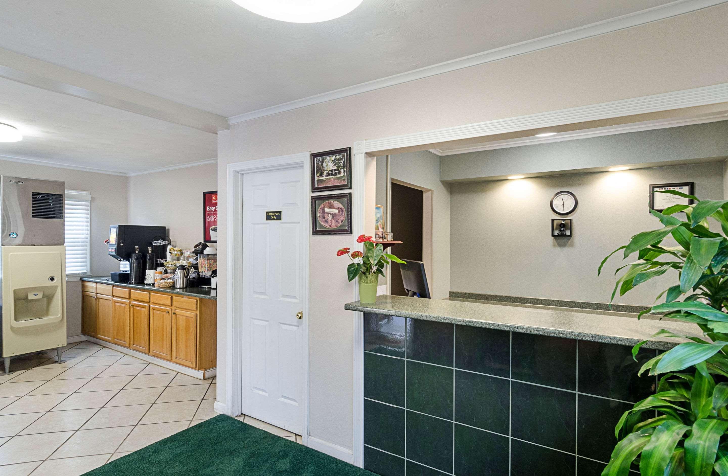 Econo Lodge Sturbridge Route 20 Buitenkant foto