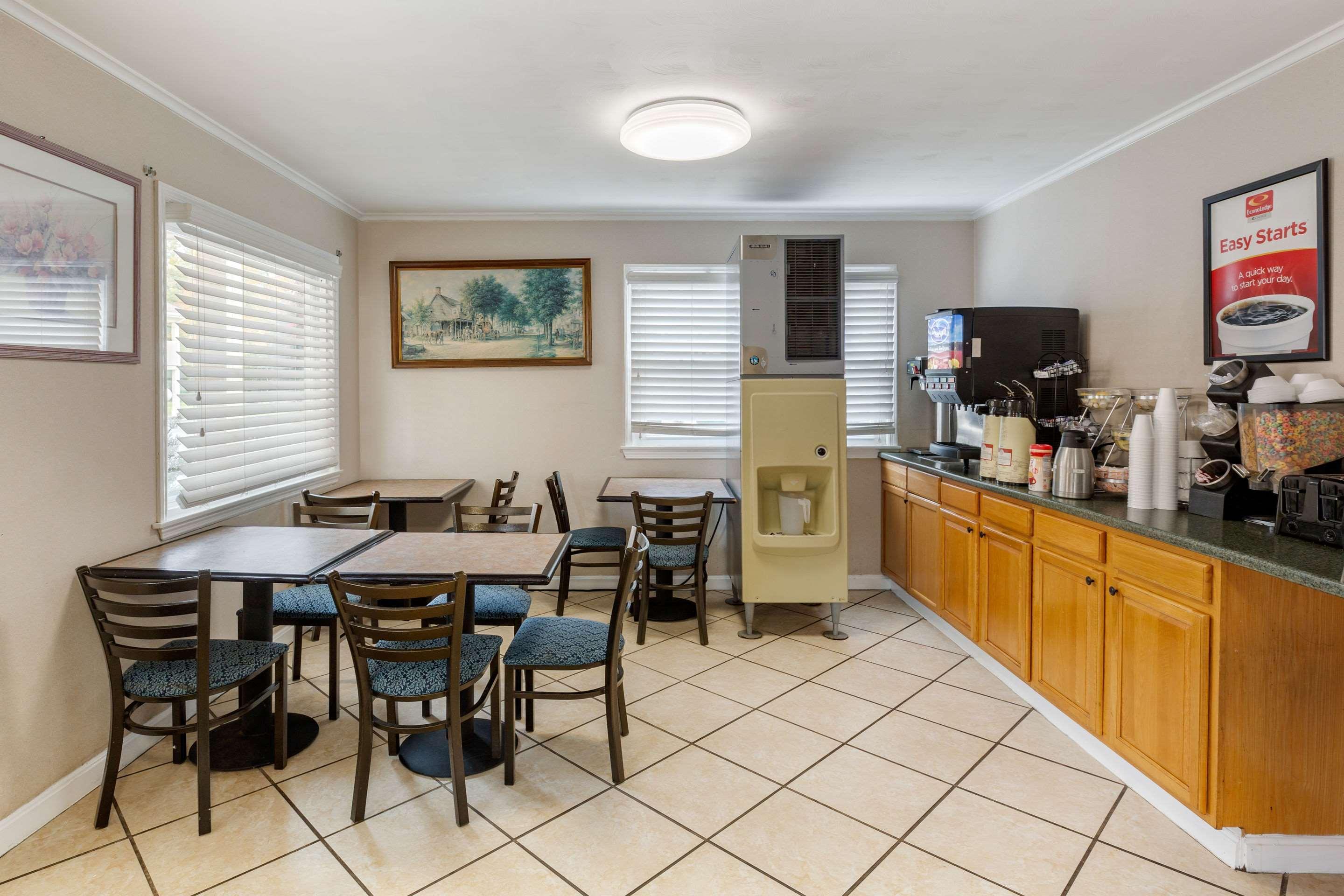 Econo Lodge Sturbridge Route 20 Buitenkant foto