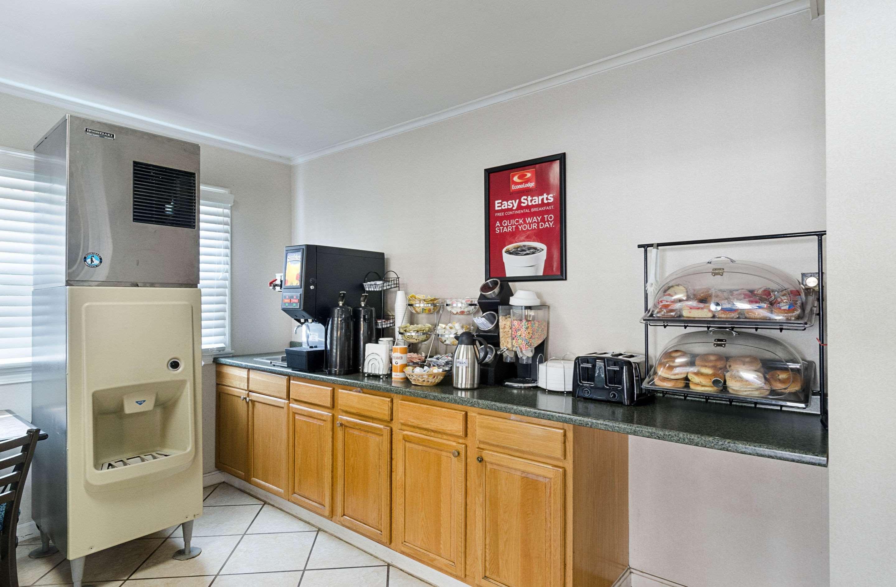Econo Lodge Sturbridge Route 20 Buitenkant foto