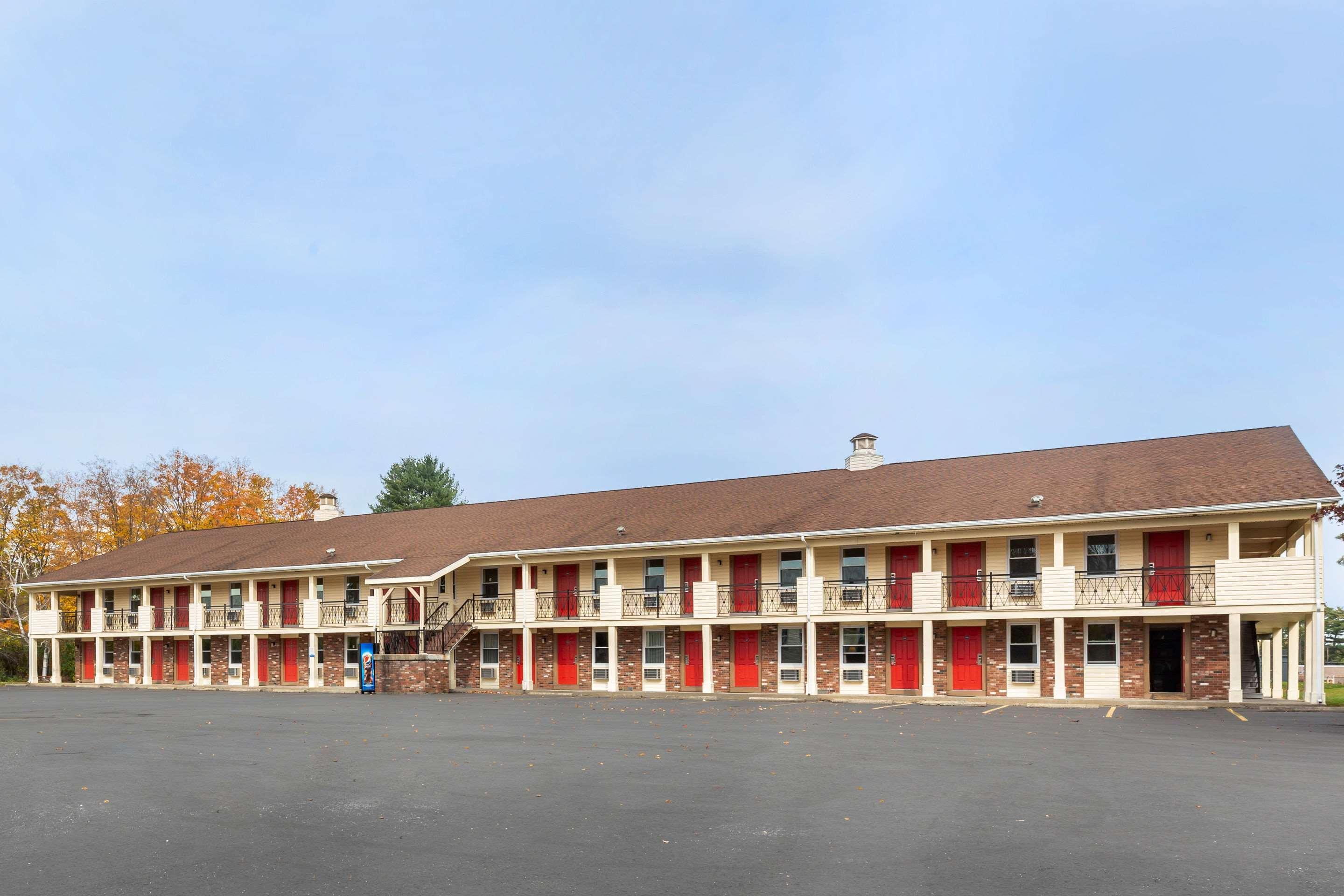 Econo Lodge Sturbridge Route 20 Buitenkant foto