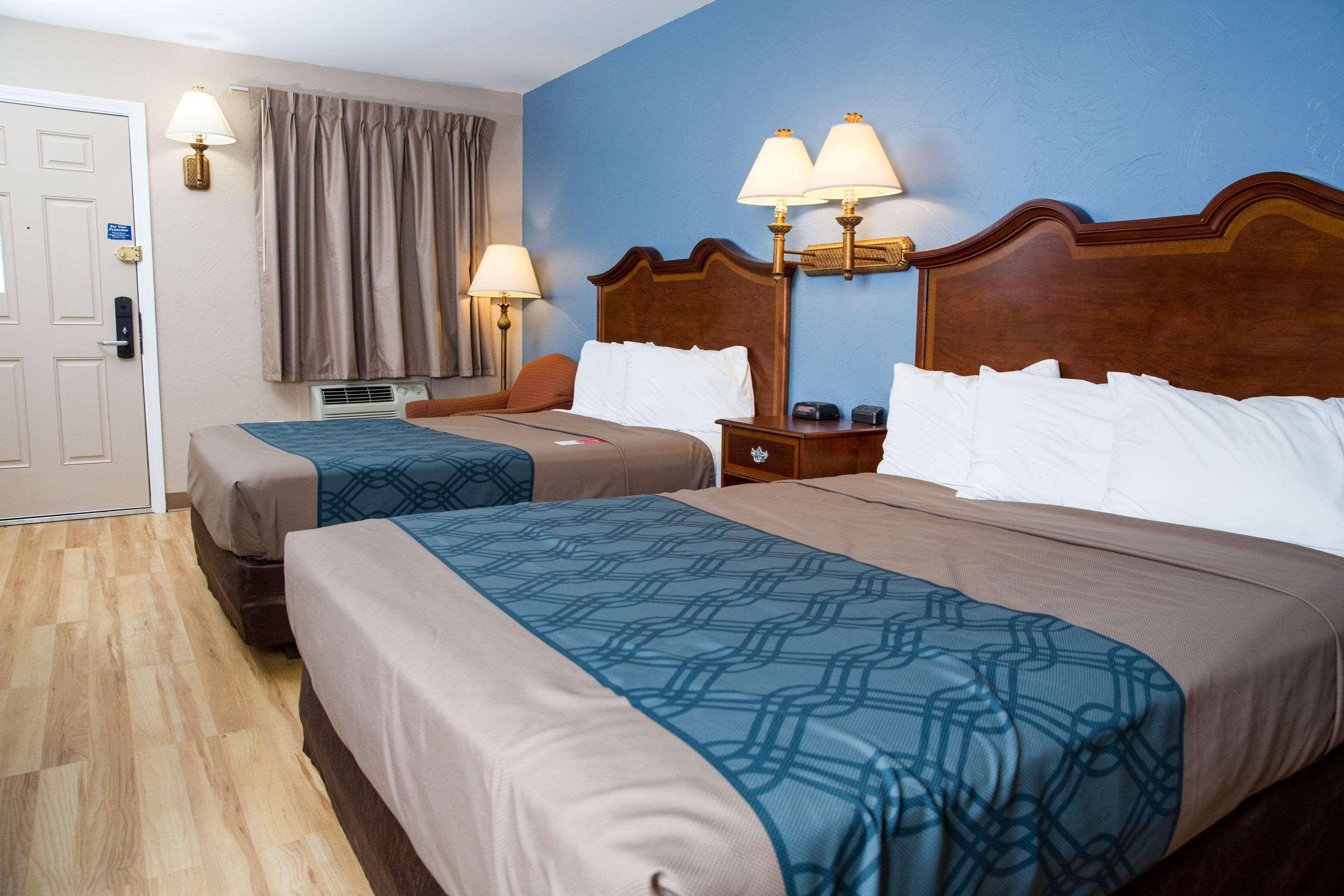 Econo Lodge Sturbridge Route 20 Buitenkant foto