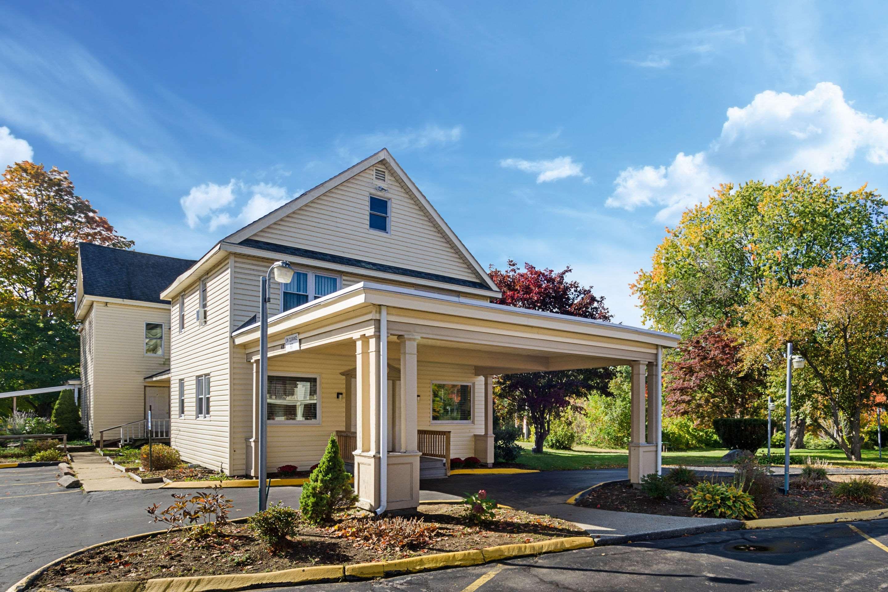 Econo Lodge Sturbridge Route 20 Buitenkant foto
