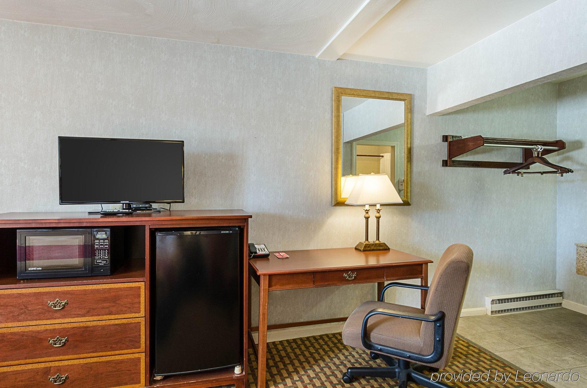 Econo Lodge Sturbridge Route 20 Buitenkant foto