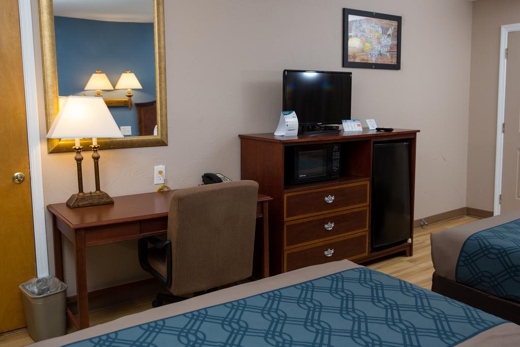 Econo Lodge Sturbridge Route 20 Buitenkant foto